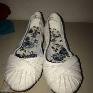 White flats. Hardly worn!
